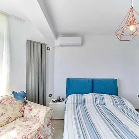 Blue Shell Apartment- & Pool * ママイア