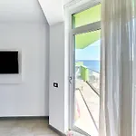 Blue Shell Apartment- & Pool Mamaia