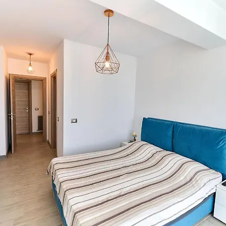 Blue Shell Apartment- & Pool * Mamaia