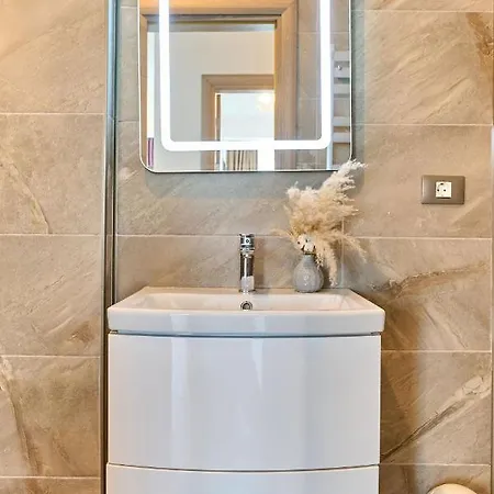 Blue Shell Apartment- & Pool