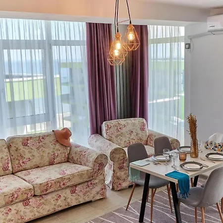 Blue Shell Apartment- & Pool Mamaia