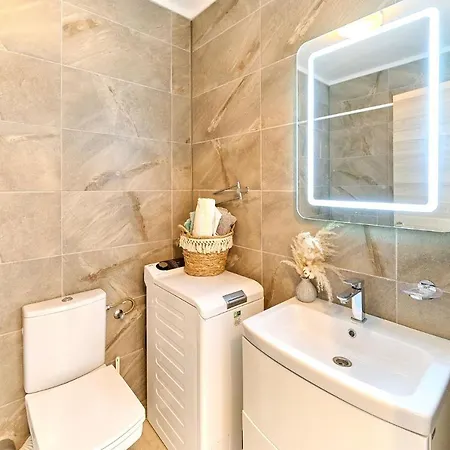 Blue Shell Apartment- & Pool