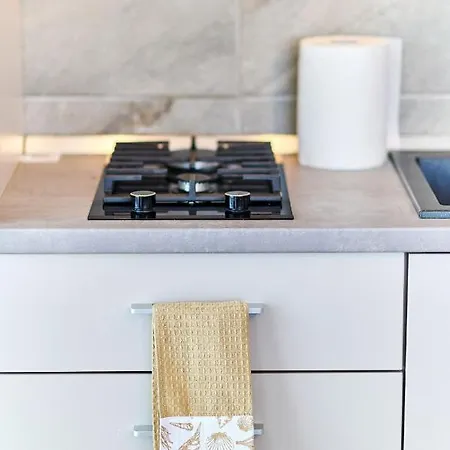 Blue Shell Apartment- & Pool Mamaia